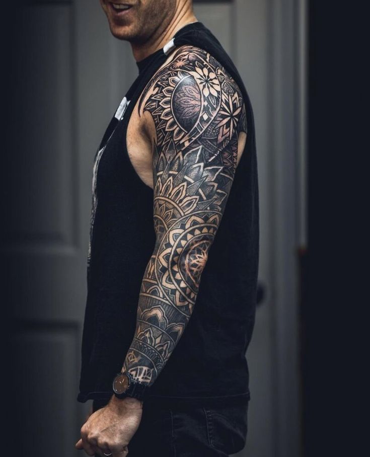 Blackwork geometric tattoo